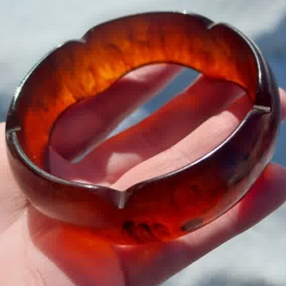 Bakelite Jewelry - Vintage Bakelite Root-Beer Bangle Bracelet